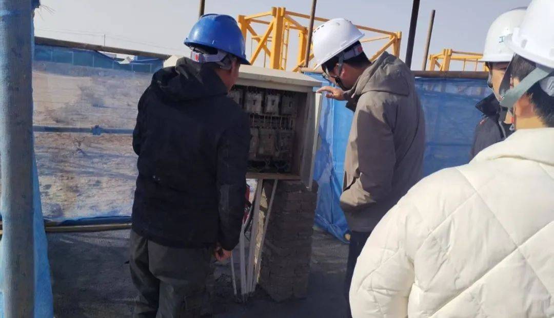 旗住建局開展房屋市政工程開復(fù)工安全檢查:市政工程
